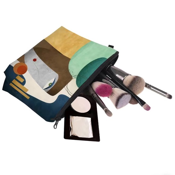 Cosmetic Bag Abstract Print NWT - Picture 4 of 6